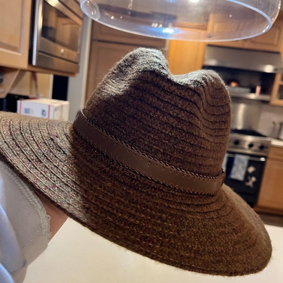 Wide brim hat - Picture 10 of 13